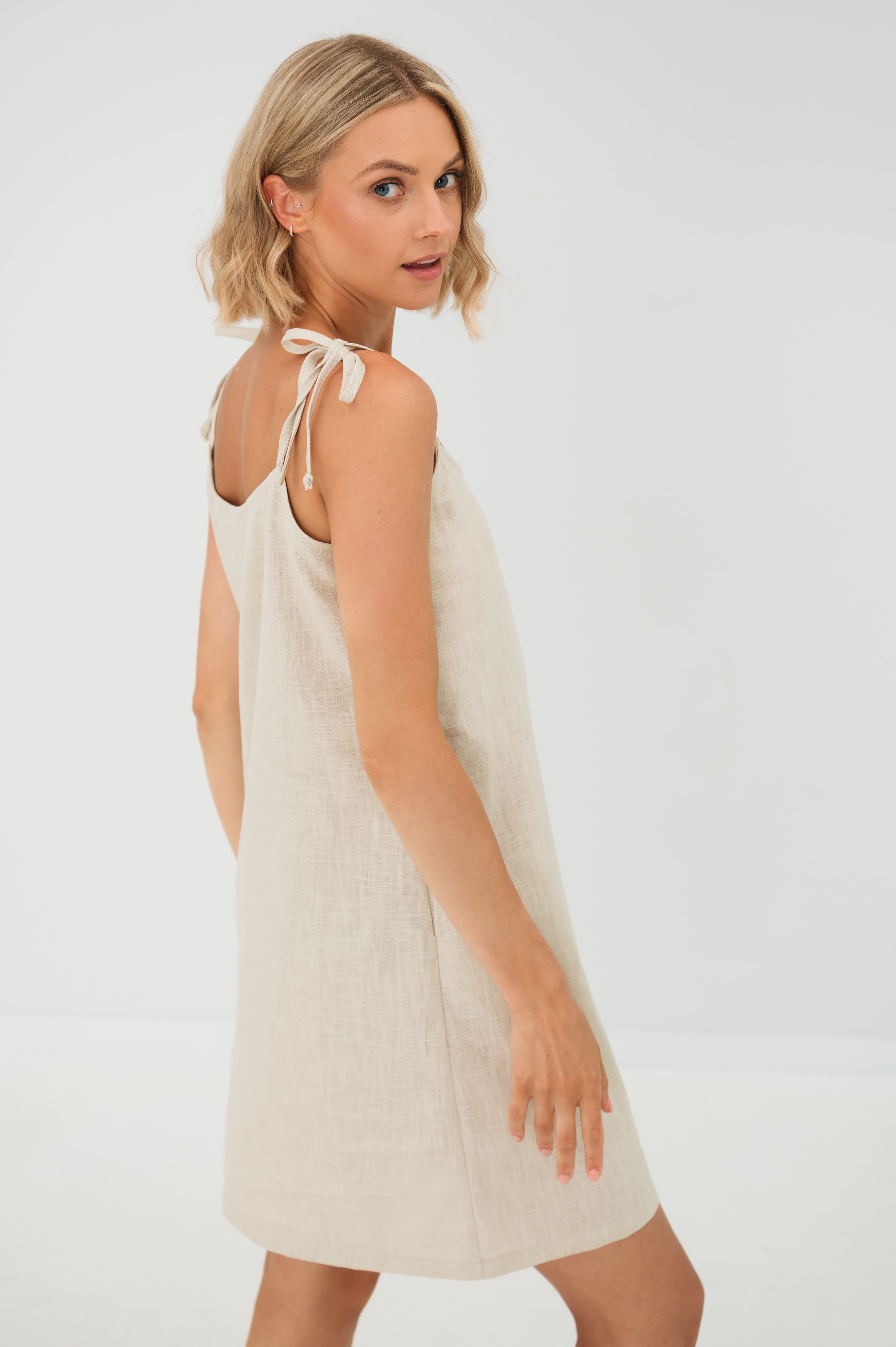 COAST — Ärmlös linneklänning i slip-modell med fickor