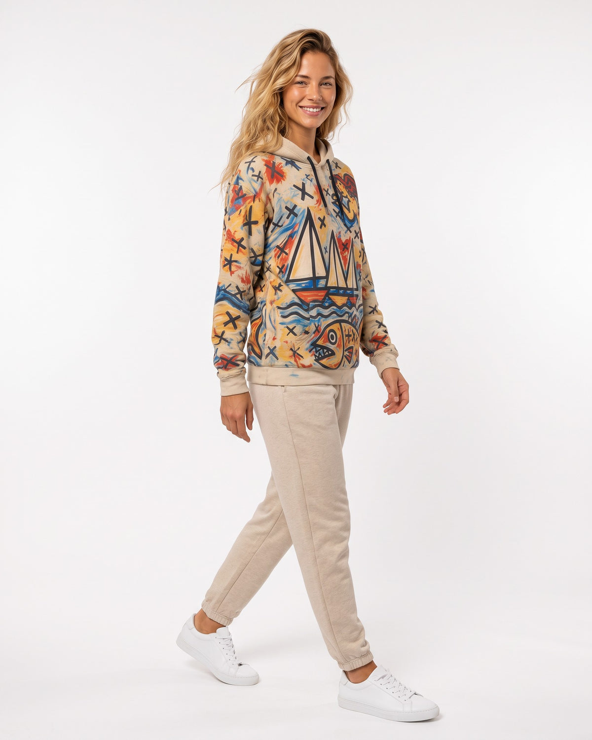 HARBOR – Nida Print Unisex Hoodie – Beige džemperis, šoninis vaizdas judesyje #Color_Beige