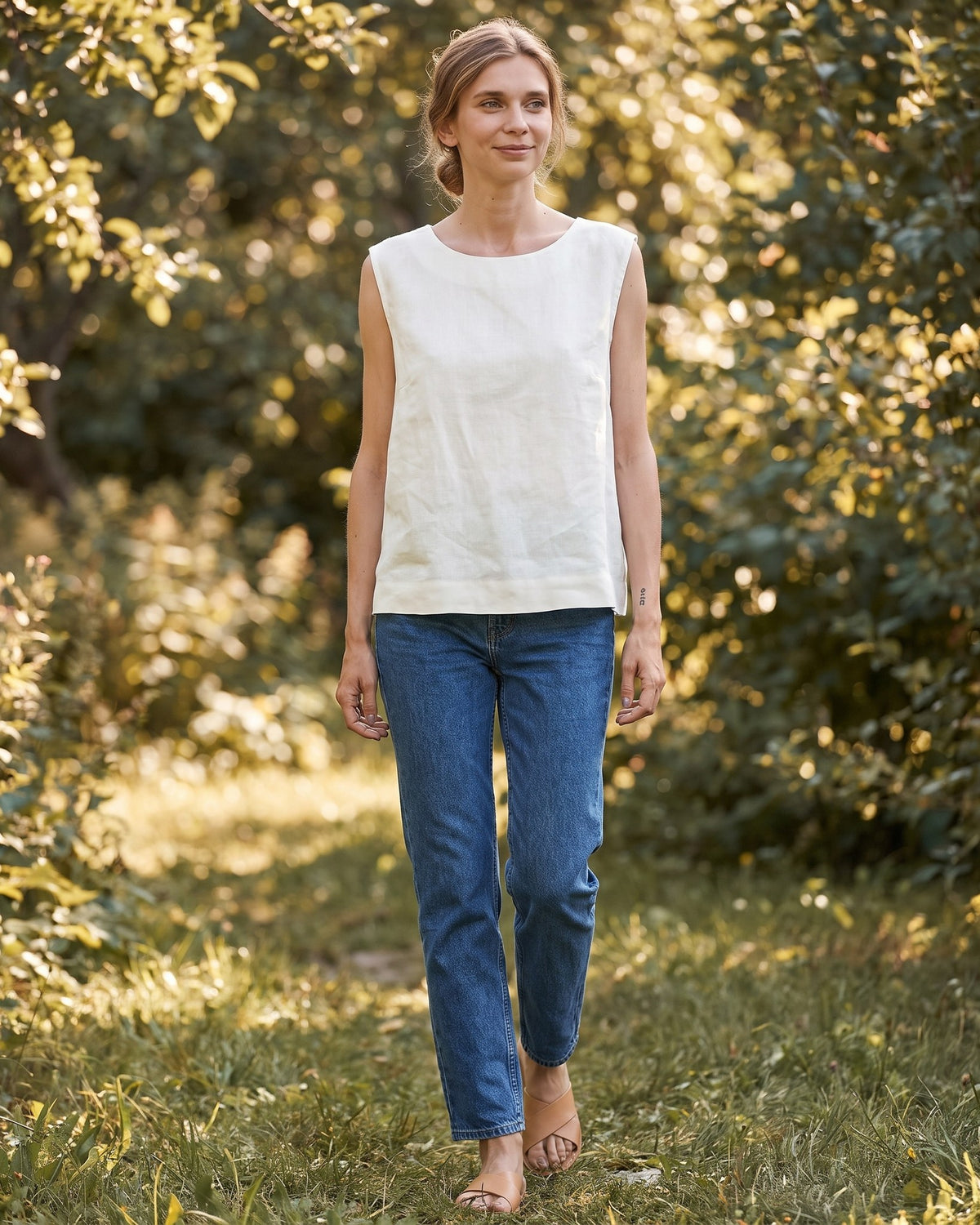 MIX & MATCH – white linen tank top, lifestyle garden photo #Color_White