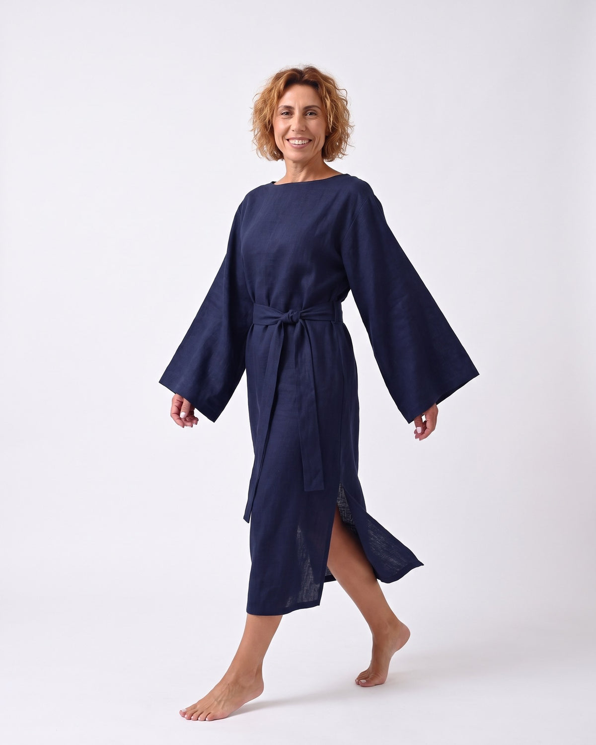 WHISPER – Deep blue suknelė, šonas / judesys #Color_Deep blue