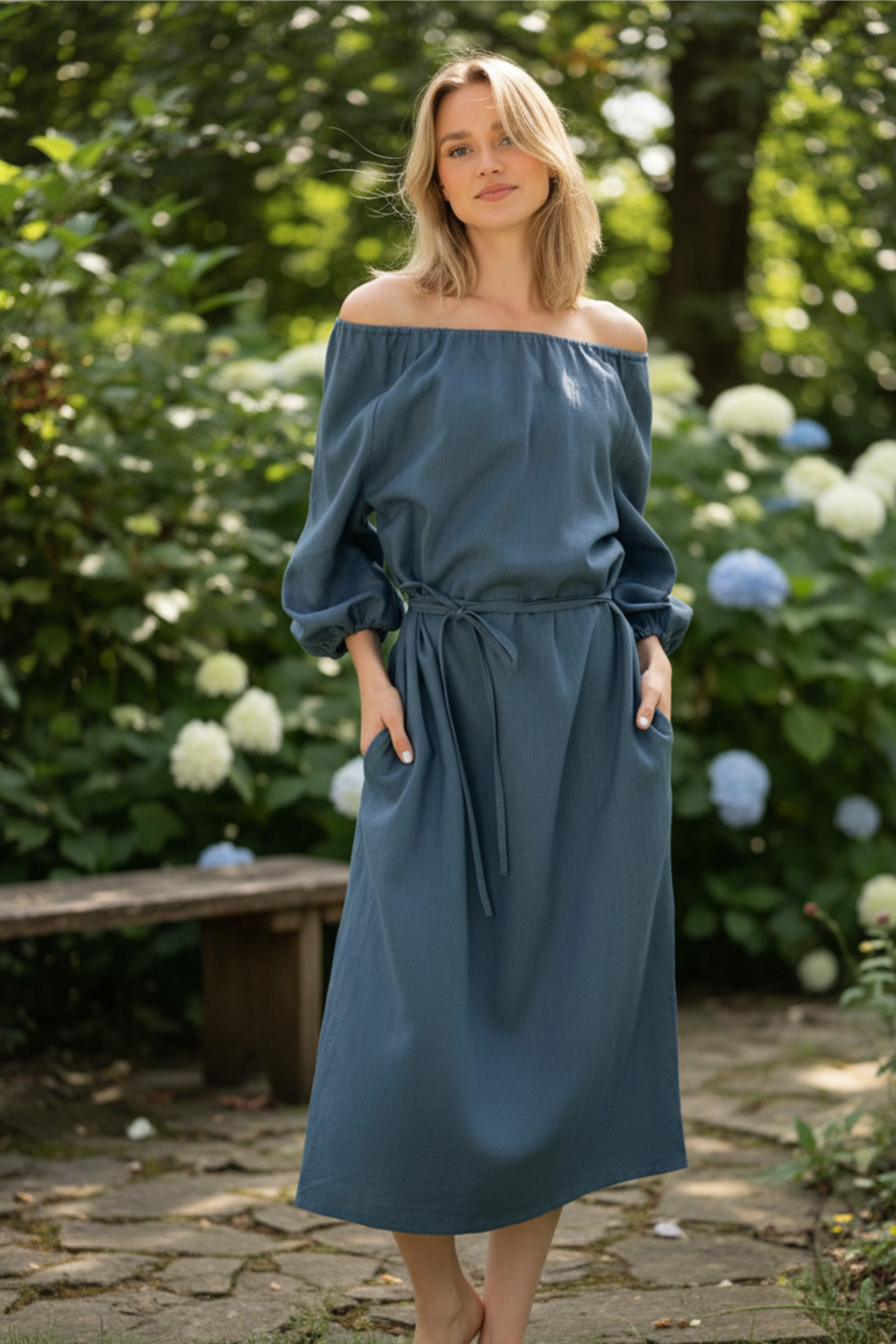 MOON — Schulterfreies Stonewashed-Leinen-Midikleid