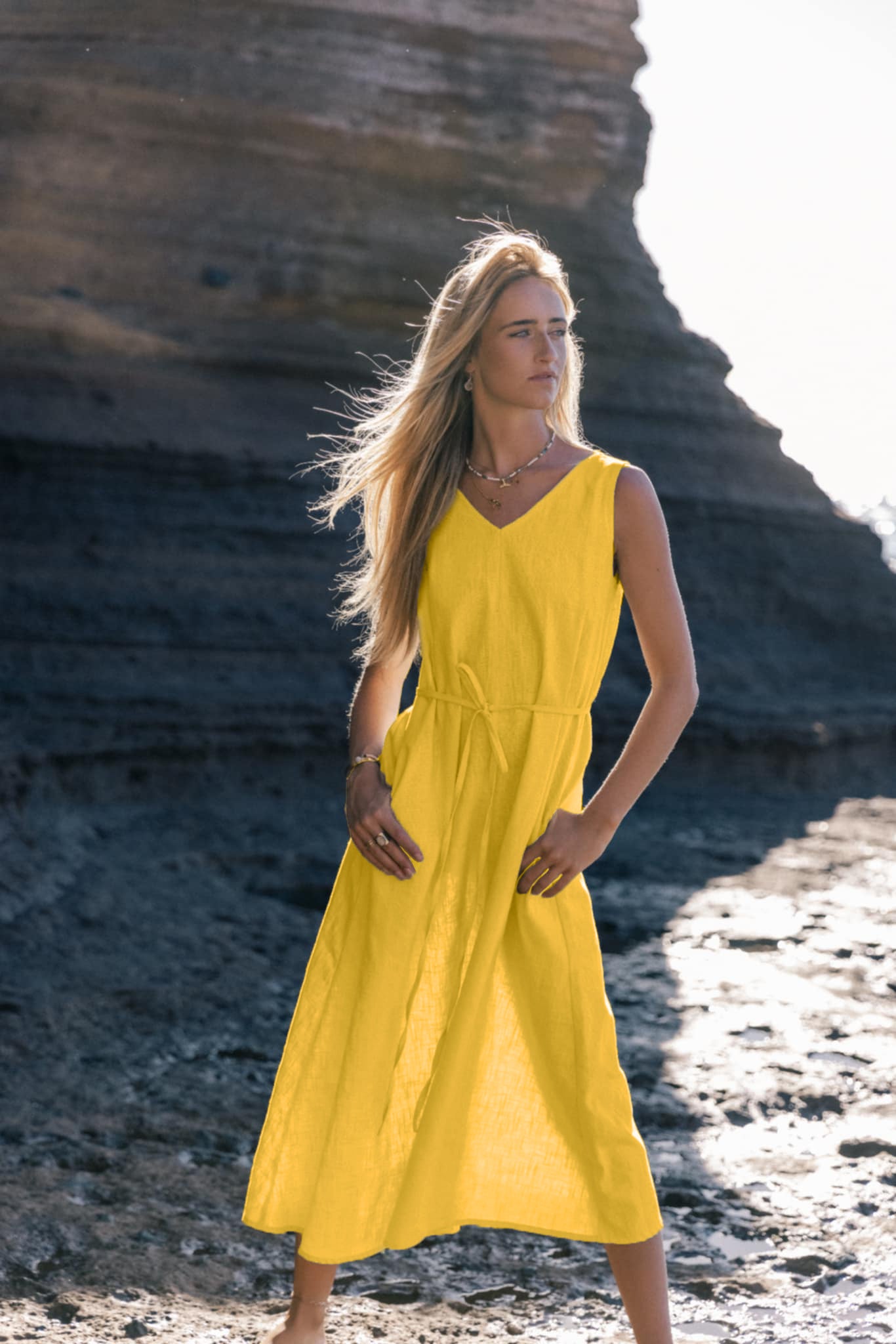 SUNSET — Sleeveless V-Neck Linen Midi Dress