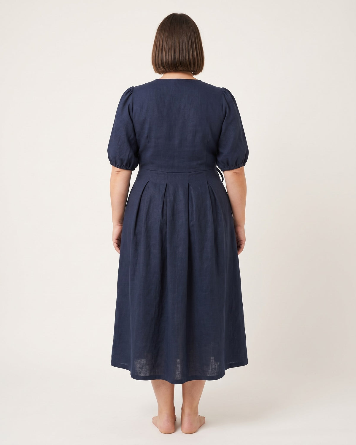 BONNIE – Linen Blend Puff Sleeve Tie-Waist Midi Dress – Deep blue suknelė, back view, full length in studio #Color_Deep blue