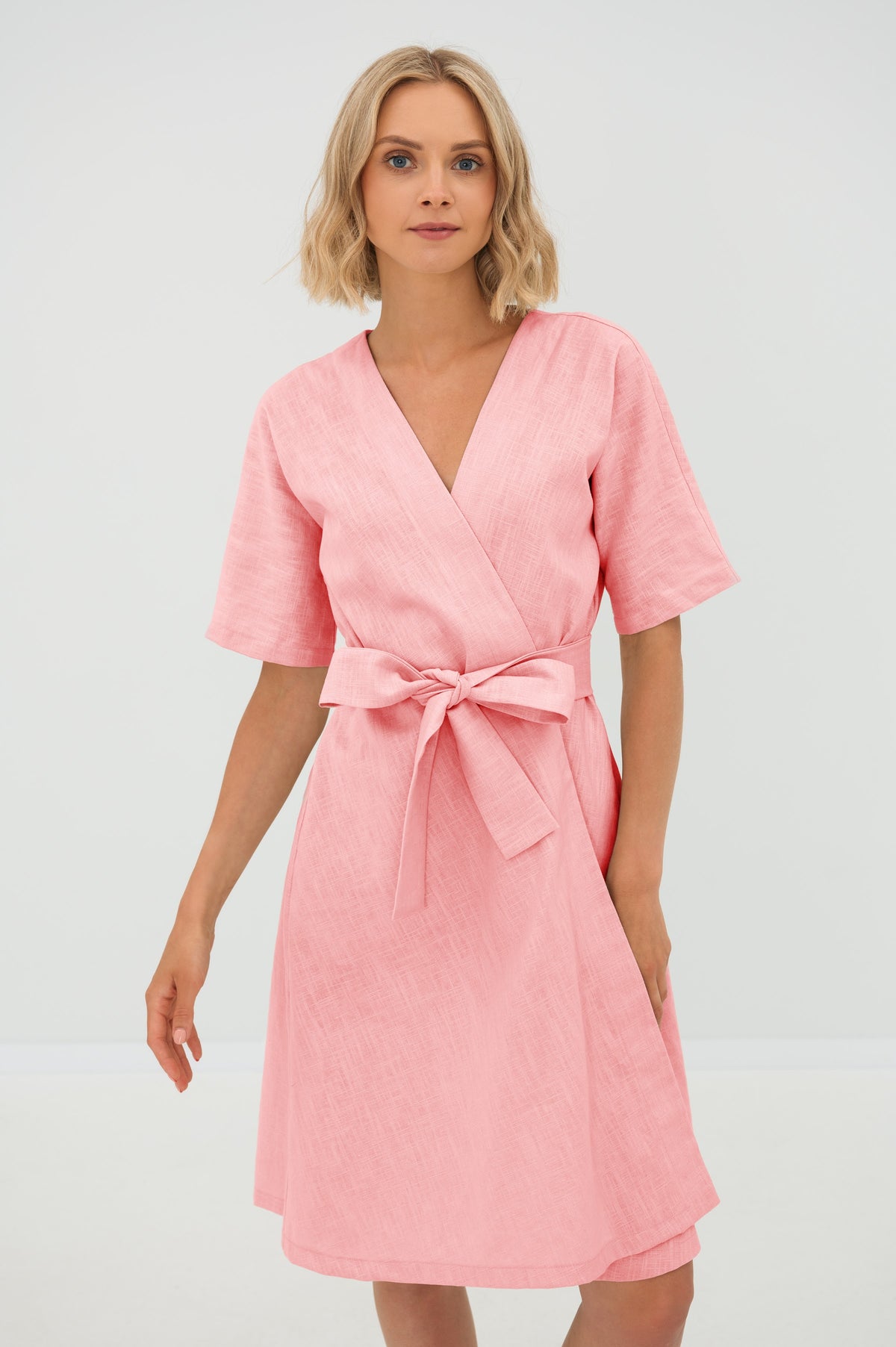 LeMuse CHLOE linen dress in rose – studio 3/4 view #Color_Rose