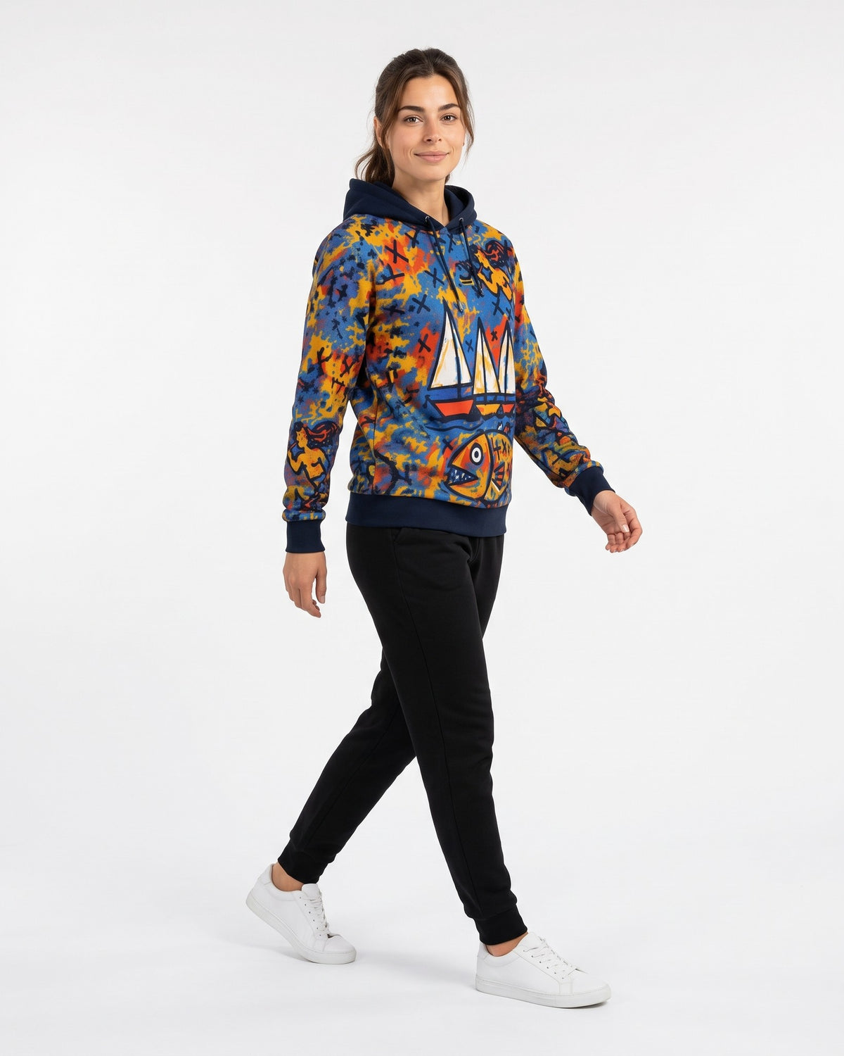 HARBOR – Nida Print Unisex Hoodie – Black džemperis, šoninis vaizdas judesyje #Color_Black