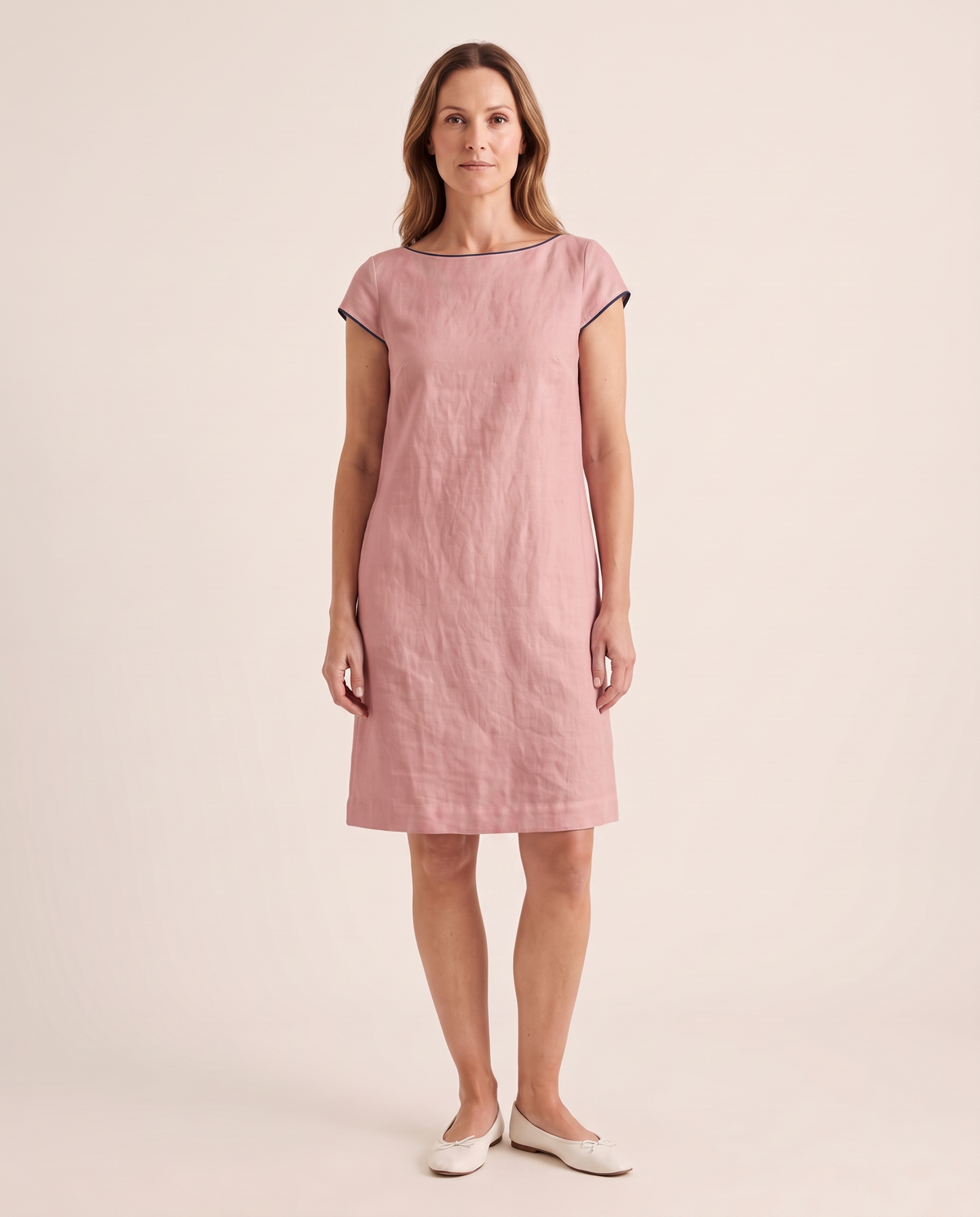 RIVIERA – pudros rožinė lininė suknelė, priekis