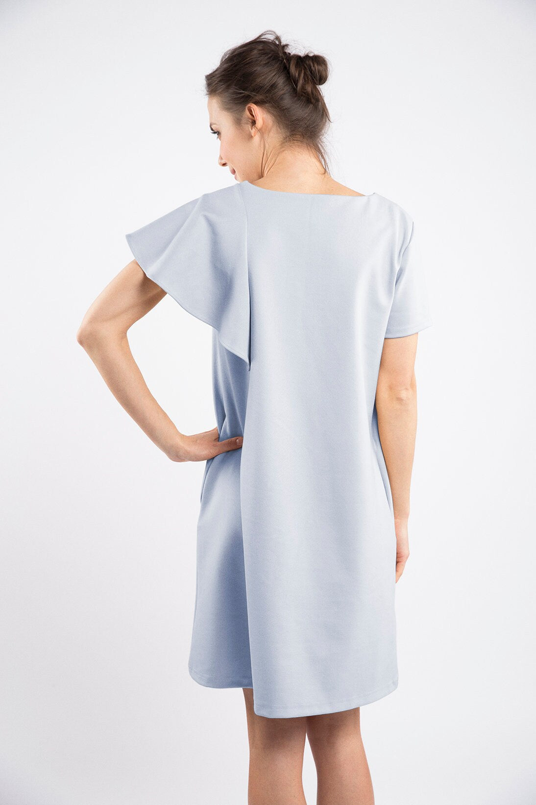 WING — Italienisches Punto-Milano-Strickkleid mit Flatterärmeln