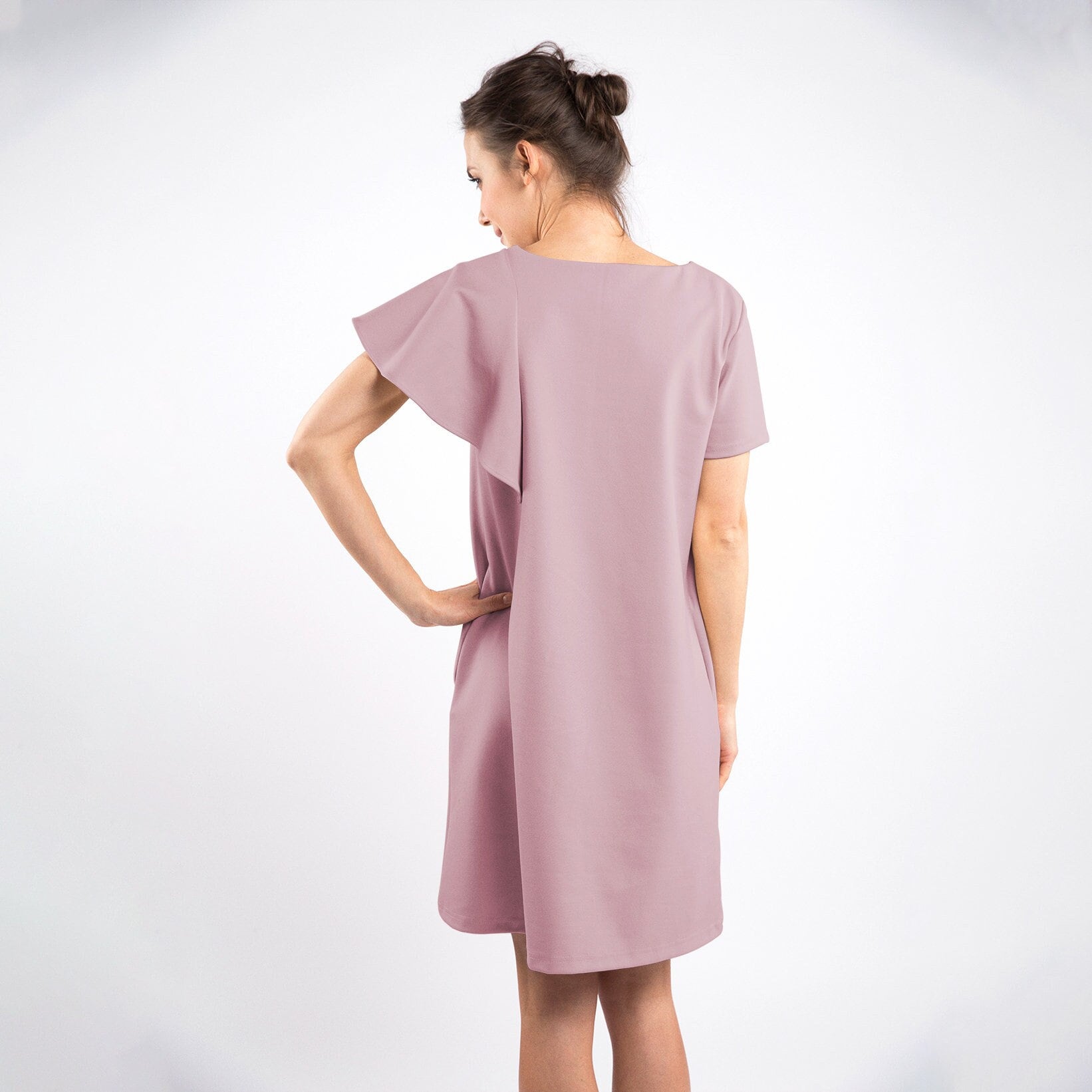 WING — Italienisches Punto-Milano-Strickkleid mit Flatterärmeln