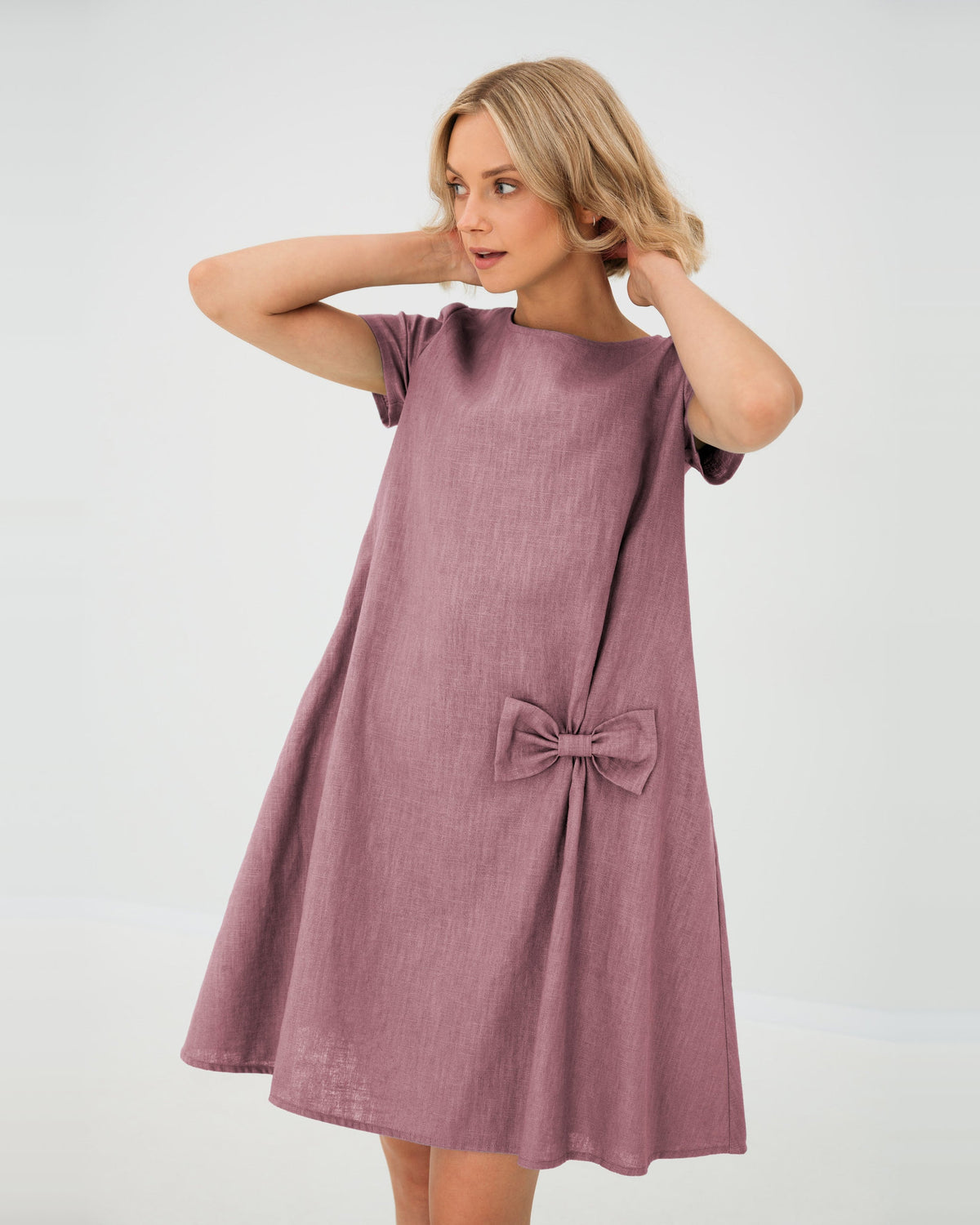LeMuse SUMMER KISS linen dress in dusty rose – studio front view, hands in hair #Color_Dusty rose