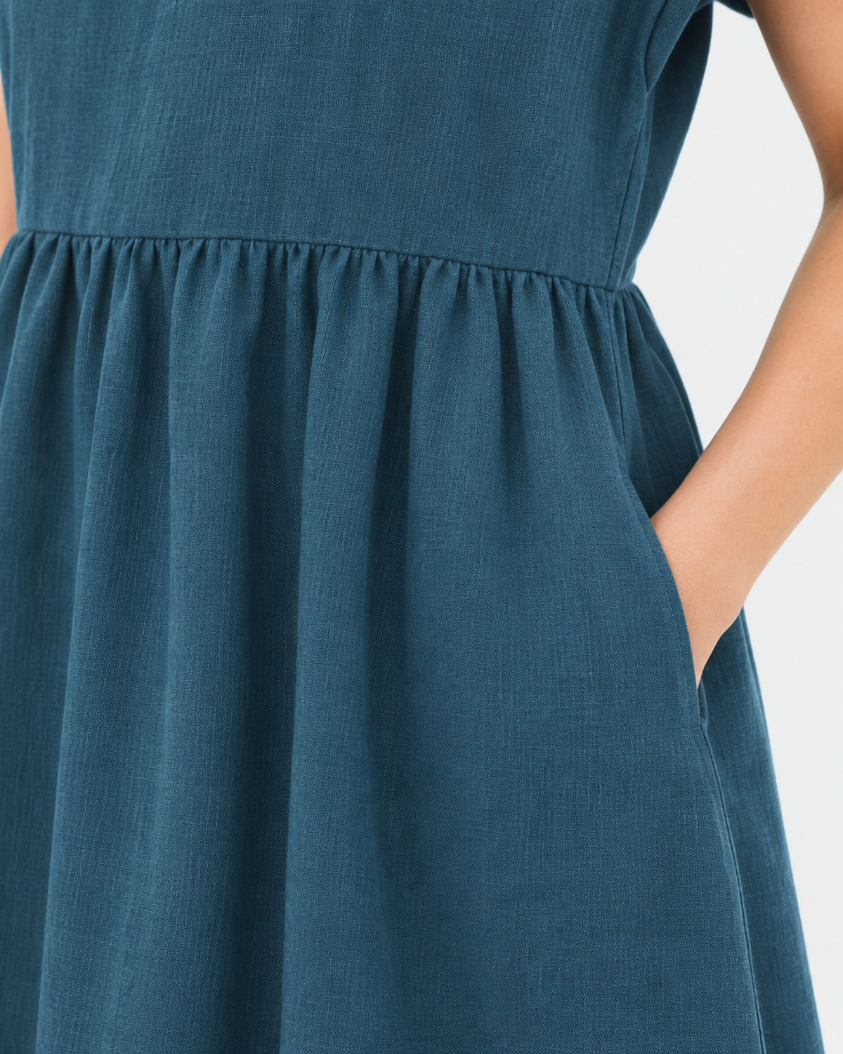 LeMuse LUNA linen dress in blue – fabric and pocket detail #Color_Blue