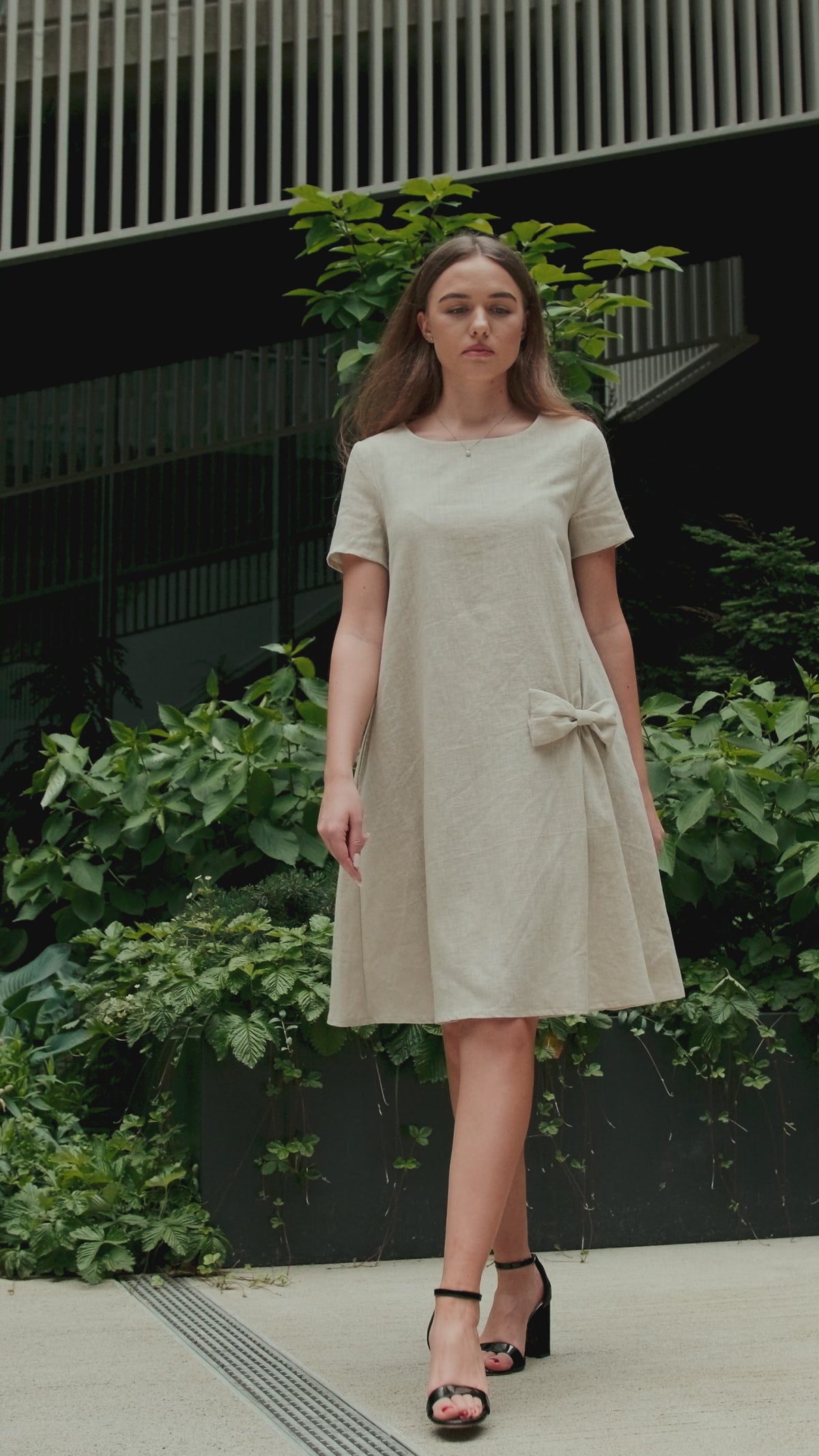 LeMuse SUMMER KISS linen dress in beige – outdoor video #Color_Beige