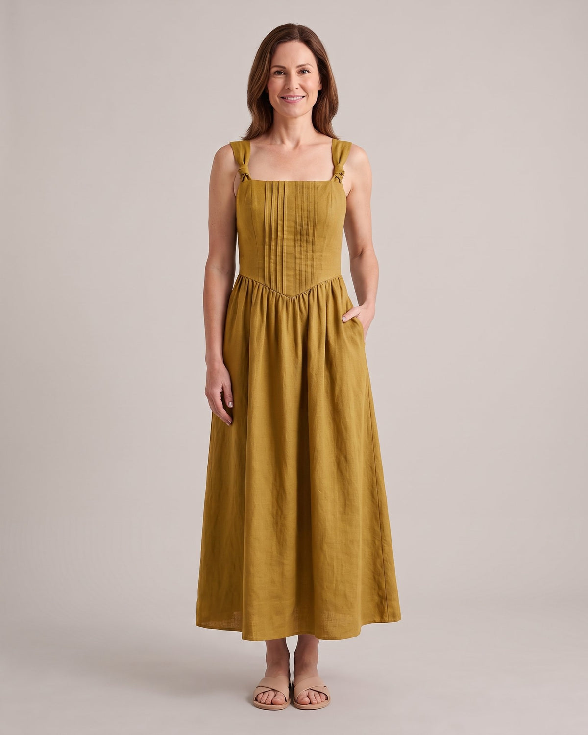 SERENADE – ochros spalvos lininė suknelė, priekis #Color_Ochre