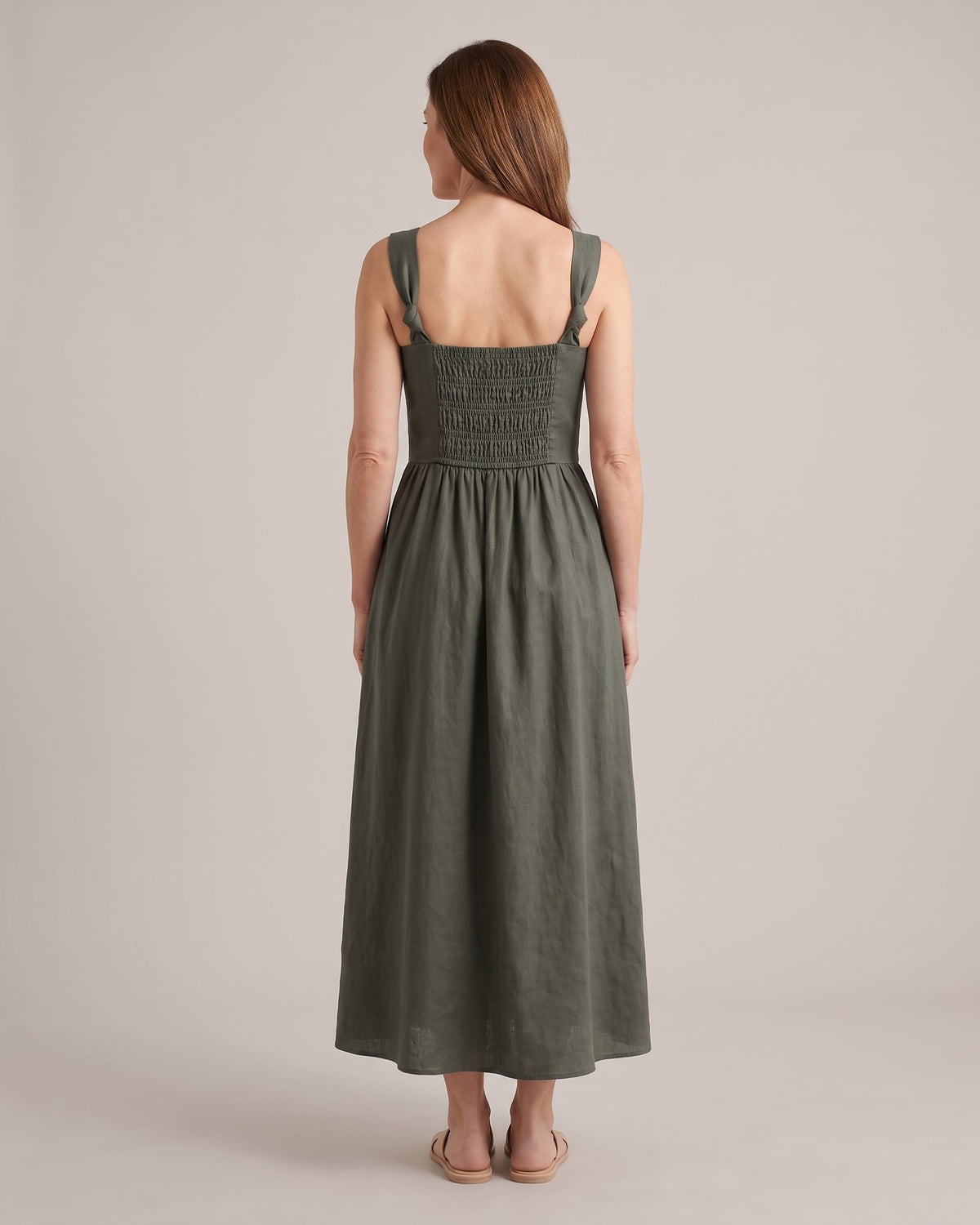 SERENADE – alyvuogių žalia lininė suknelė, nugara #Color_Olive green
