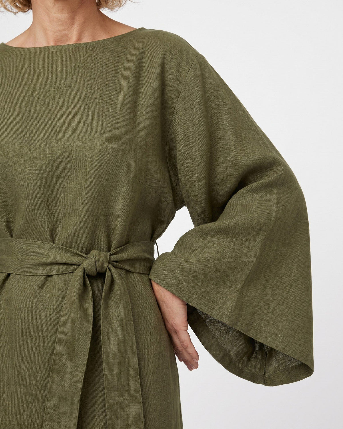 WHISPER – Olive green suknelė, audinio ir juostos detalė #Color_Olive green