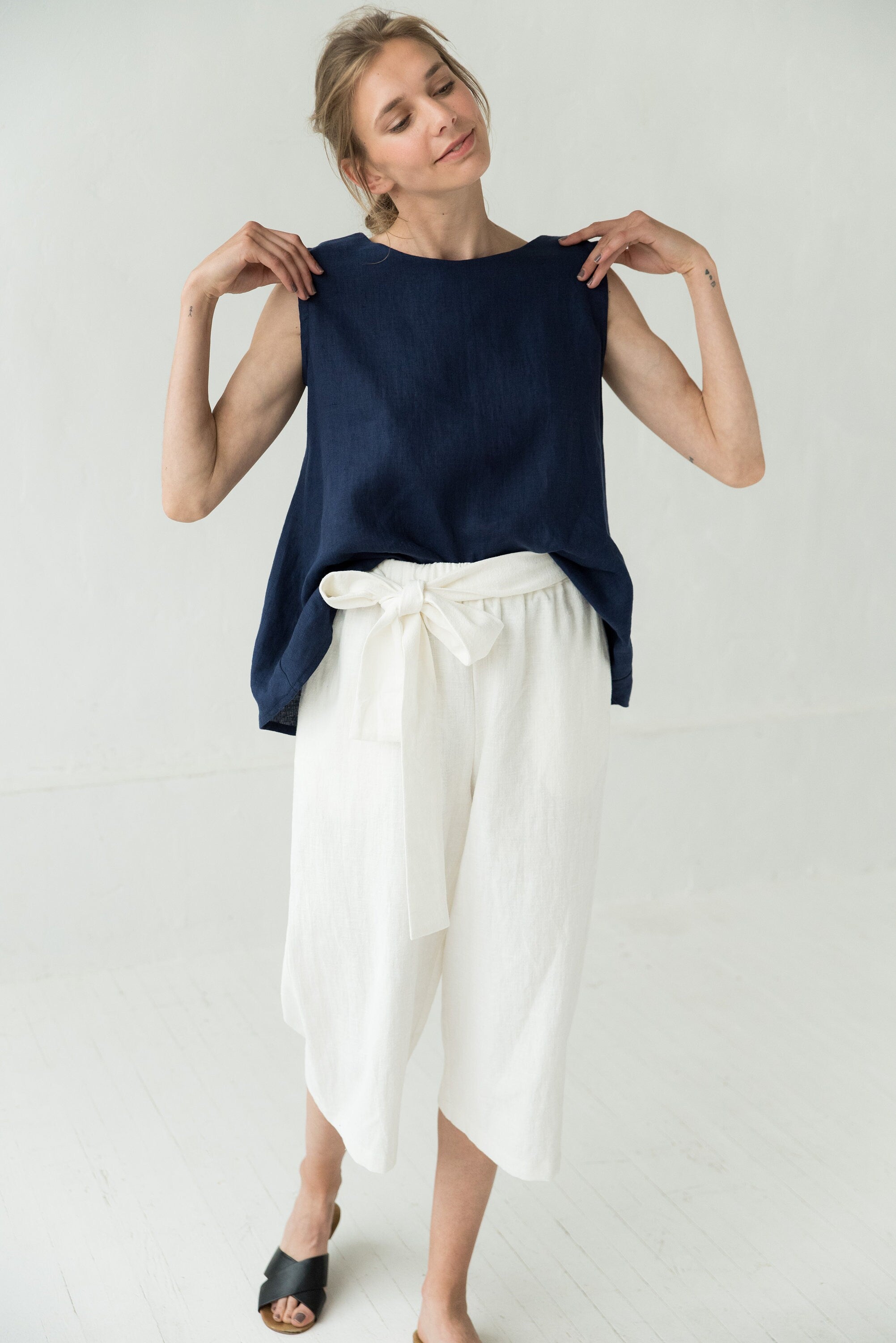 MIX & MATCH — Verkürzte Leinenhose mit weitem Bein