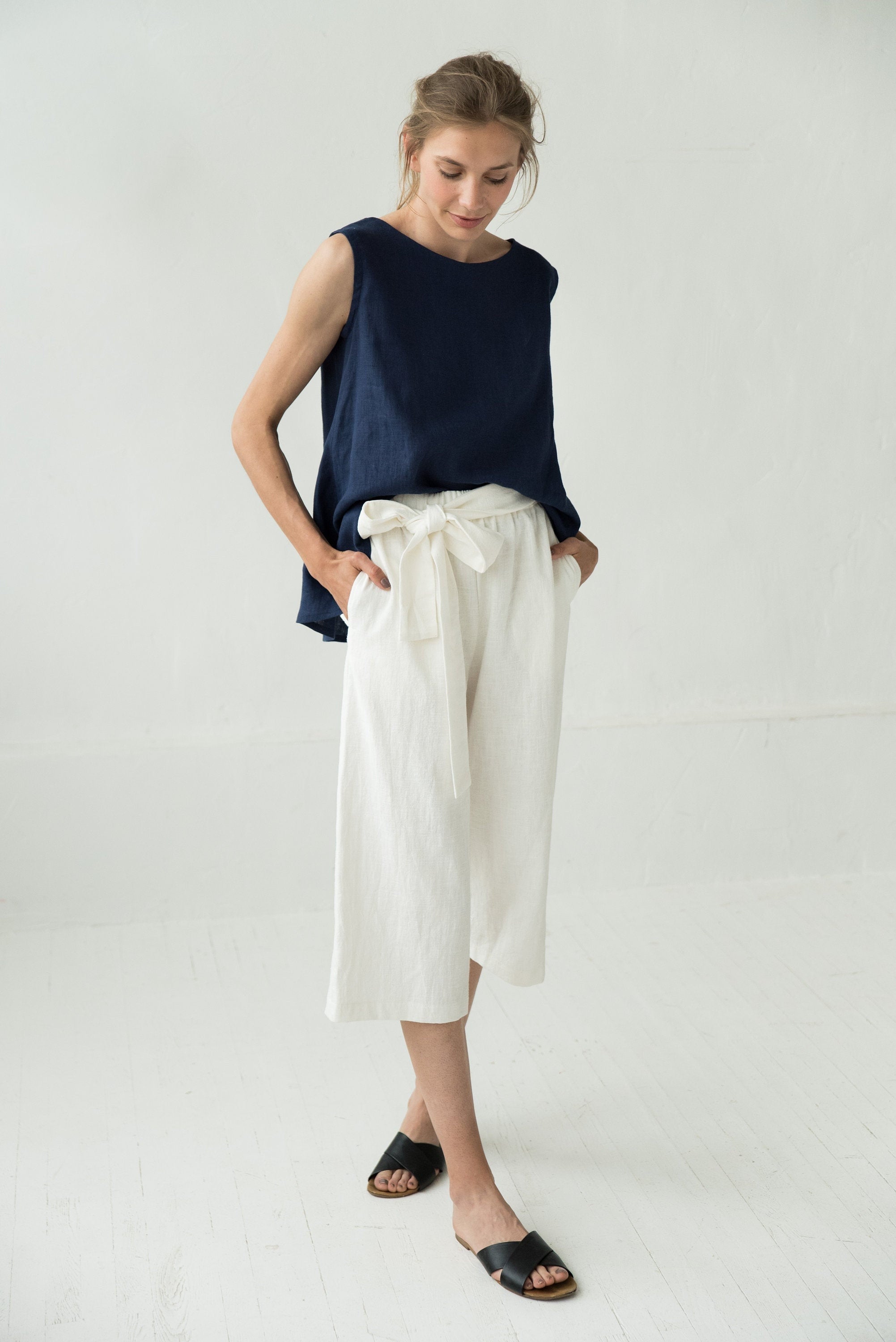 MIX & MATCH — Verkürzte Leinenhose mit weitem Bein