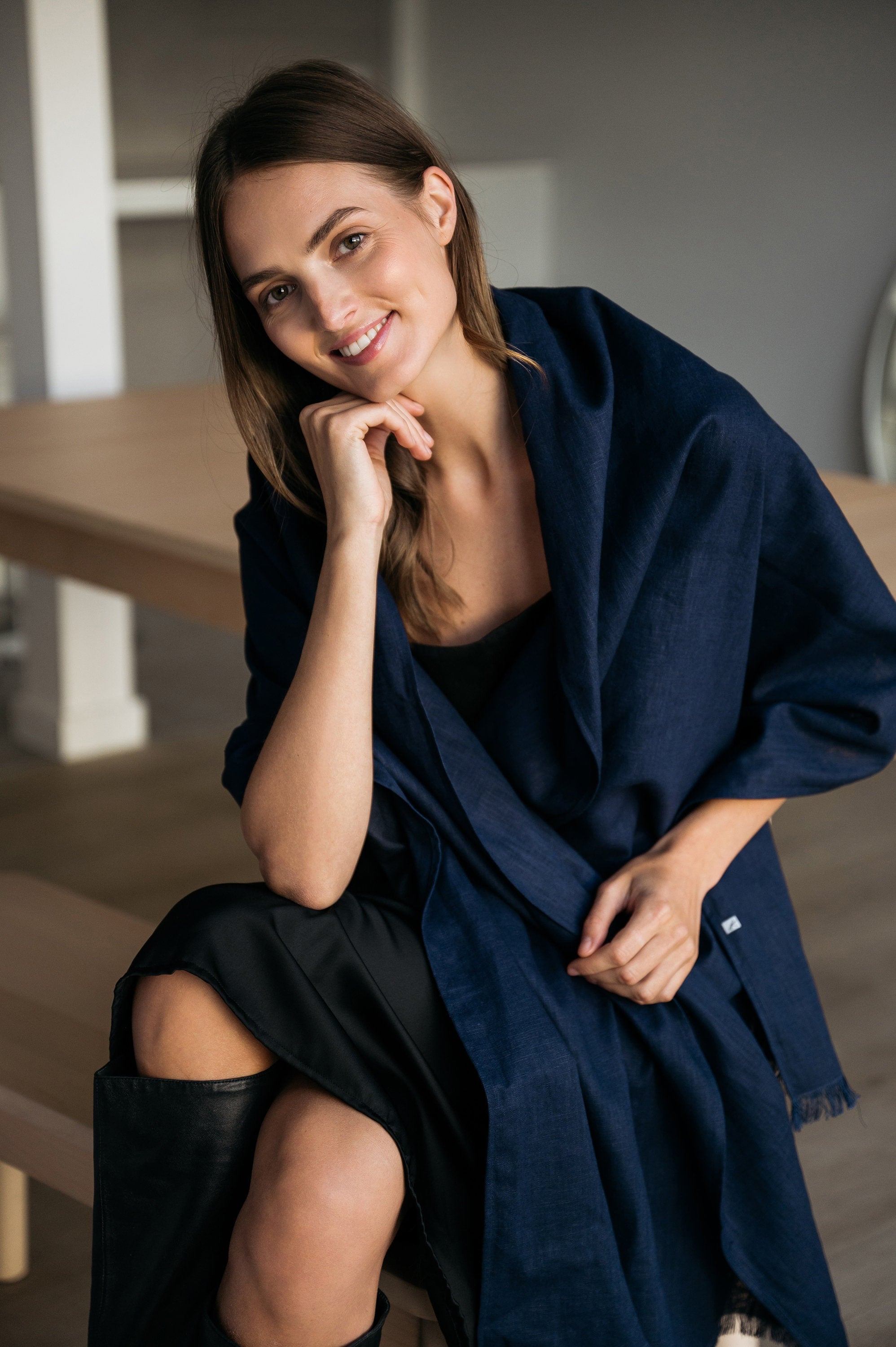 BIG SHADOW — Weicher Leinen-Schalwrap