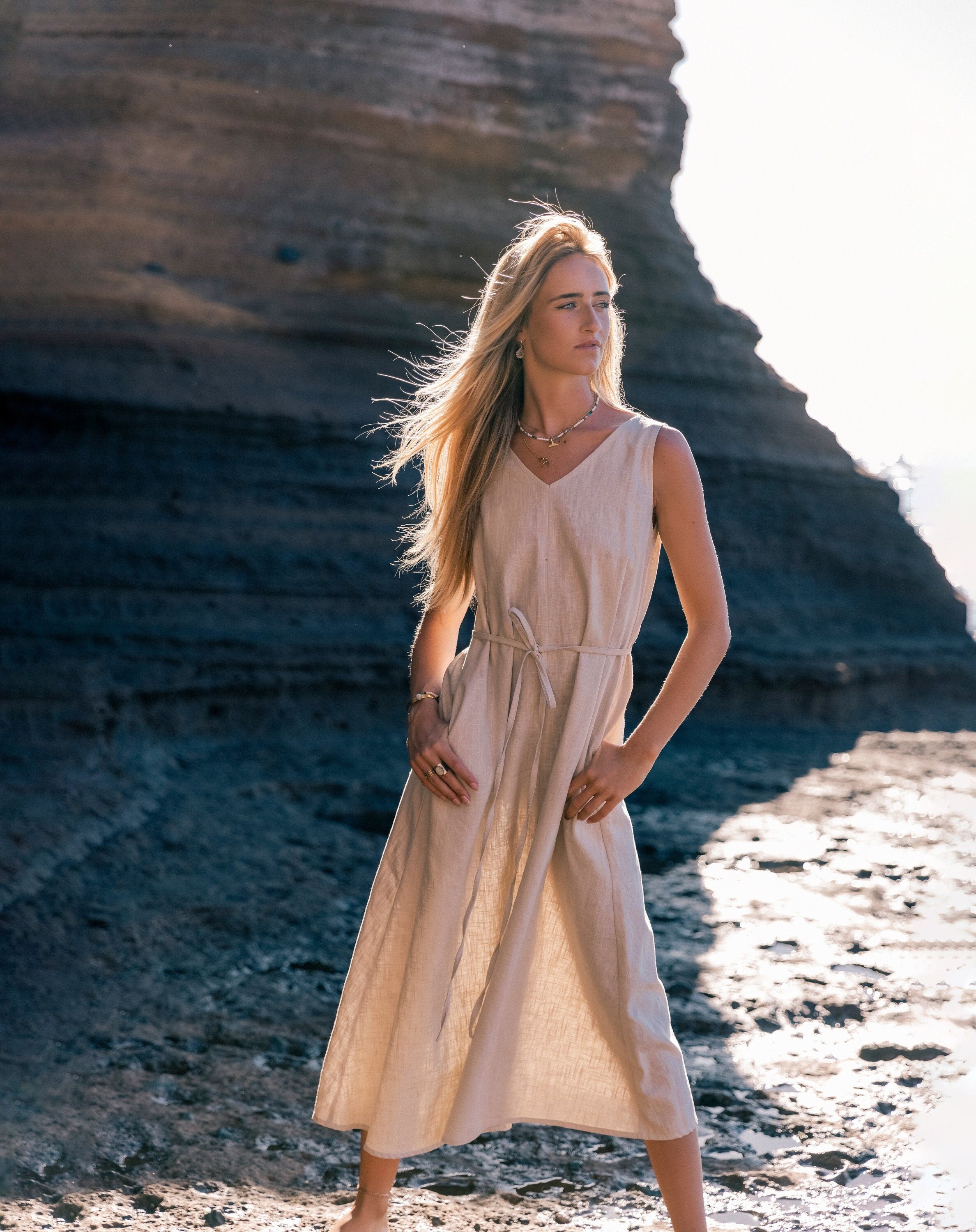 SUNSET — Sleeveless V-Neck Linen Midi Dress