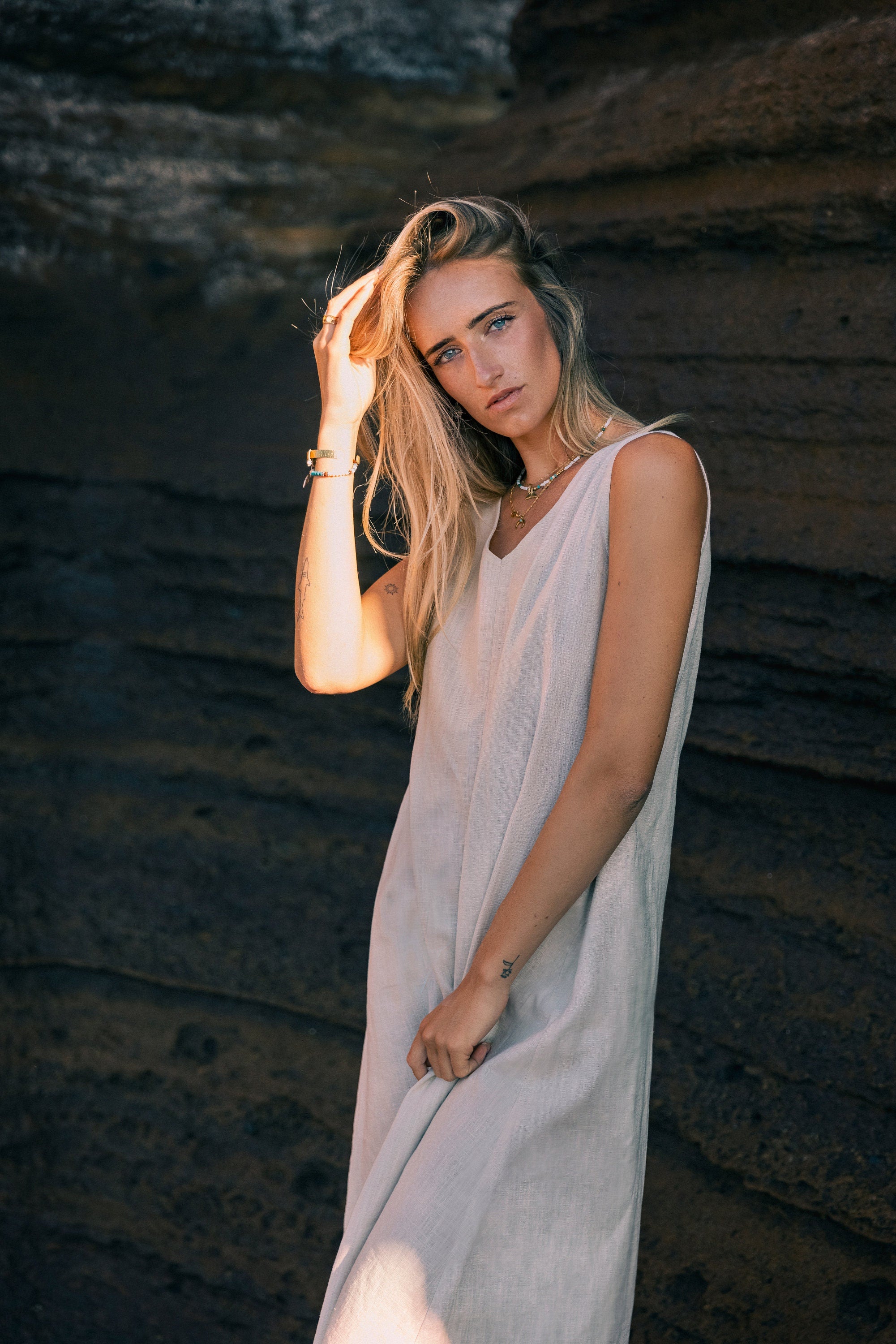 SUNSET — Sleeveless V-Neck Linen Midi Dress