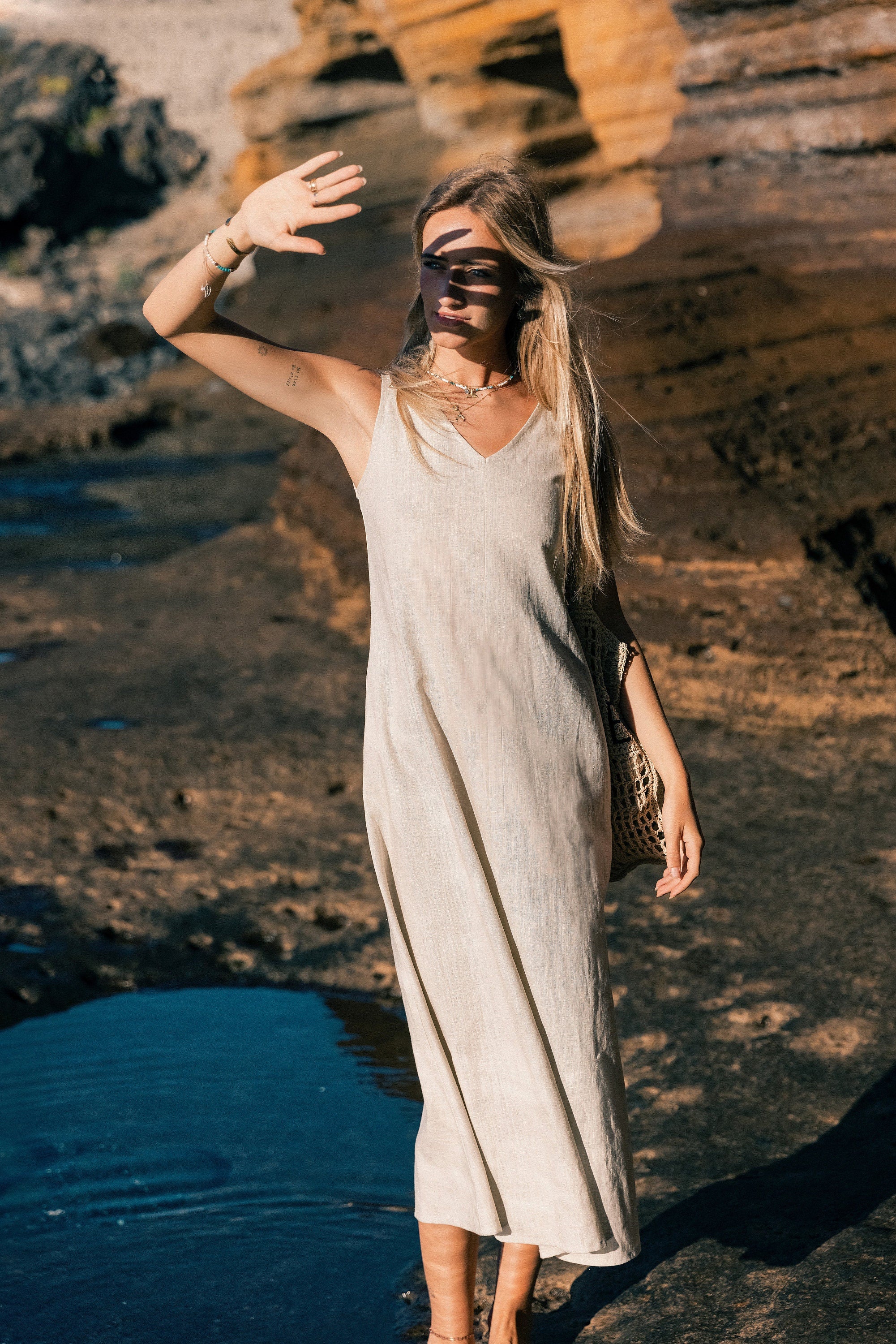 SUNSET — Sleeveless V-Neck Linen Midi Dress